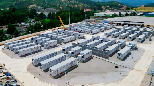 鵬輝能源助力大理祥云縣工業(yè)園200MW/400MWh獨(dú)立共享儲(chǔ)能電站并網(wǎng)